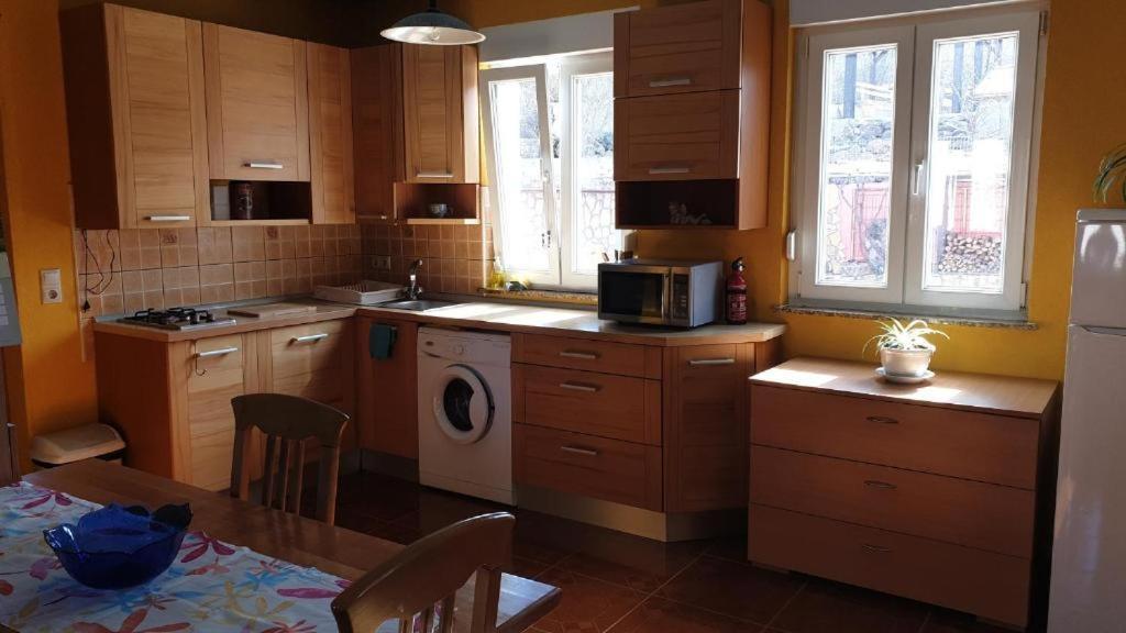 Apartments Roses Dobrinj Екстер'єр фото