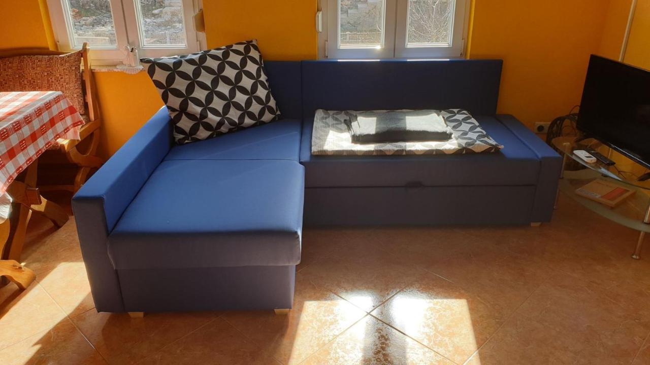 Apartments Roses Dobrinj Екстер'єр фото