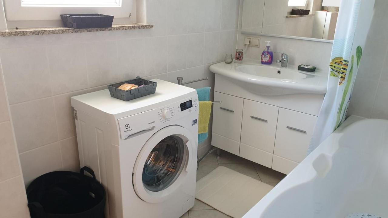 Apartments Roses Dobrinj Екстер'єр фото