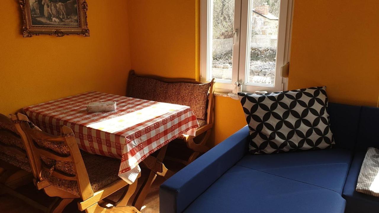 Apartments Roses Dobrinj Екстер'єр фото