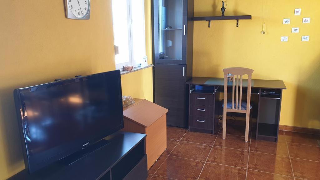 Apartments Roses Dobrinj Екстер'єр фото