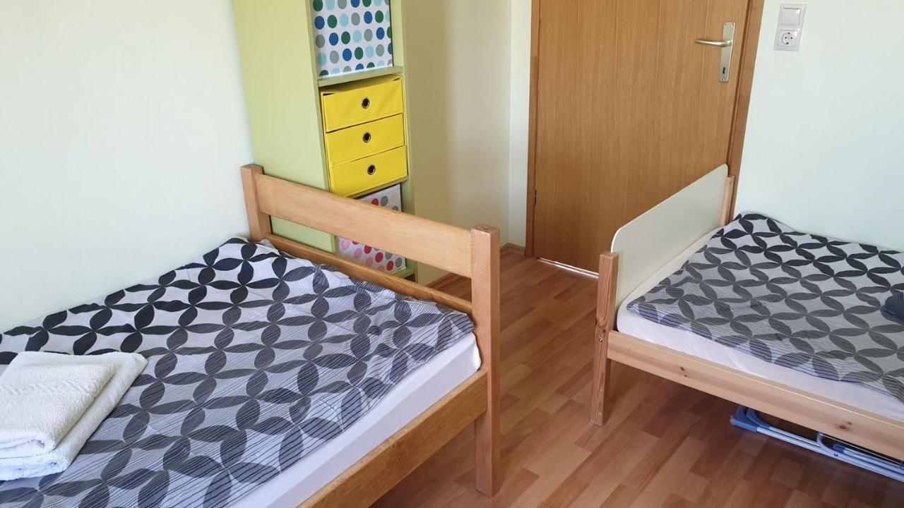 Apartments Roses Dobrinj Екстер'єр фото