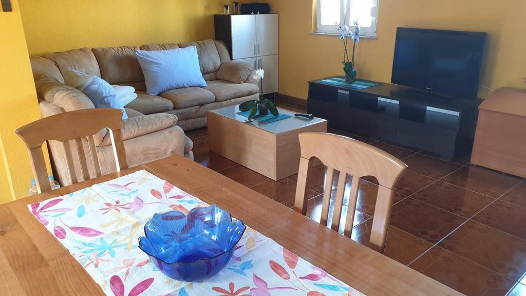 Apartments Roses Dobrinj Екстер'єр фото
