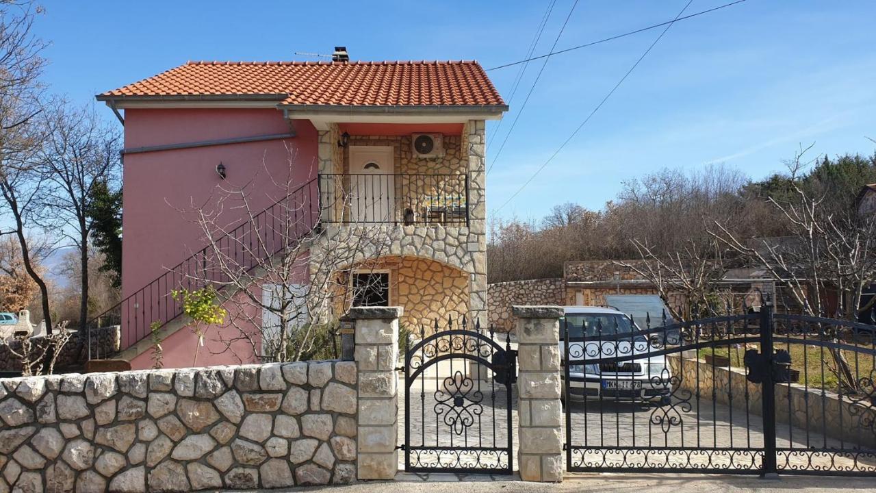 Apartments Roses Dobrinj Екстер'єр фото