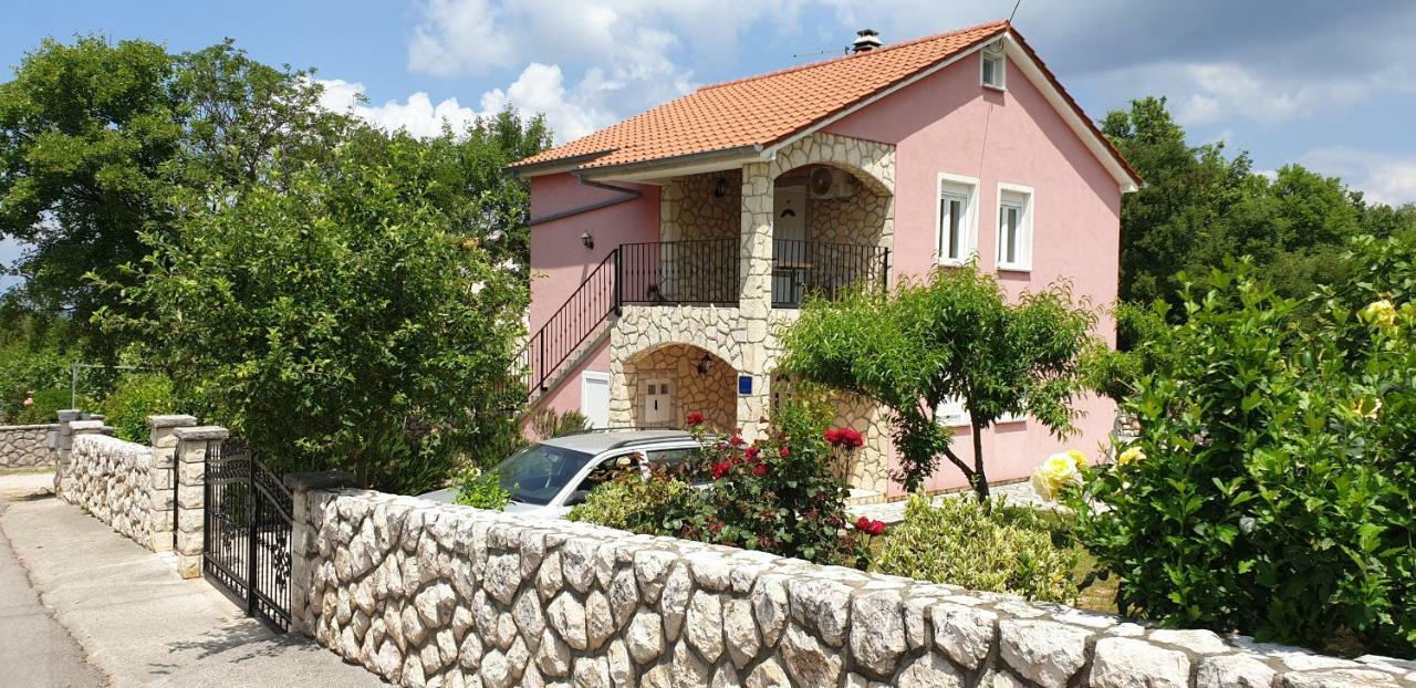Apartments Roses Dobrinj Екстер'єр фото